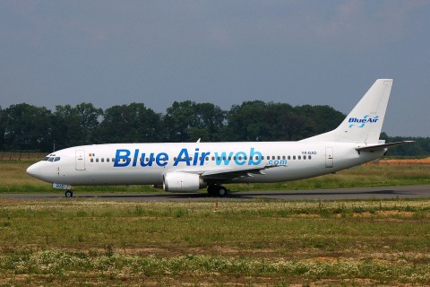 YR-BAD - 737-4C9 - Blue Air - CRL - 03-06-2007b