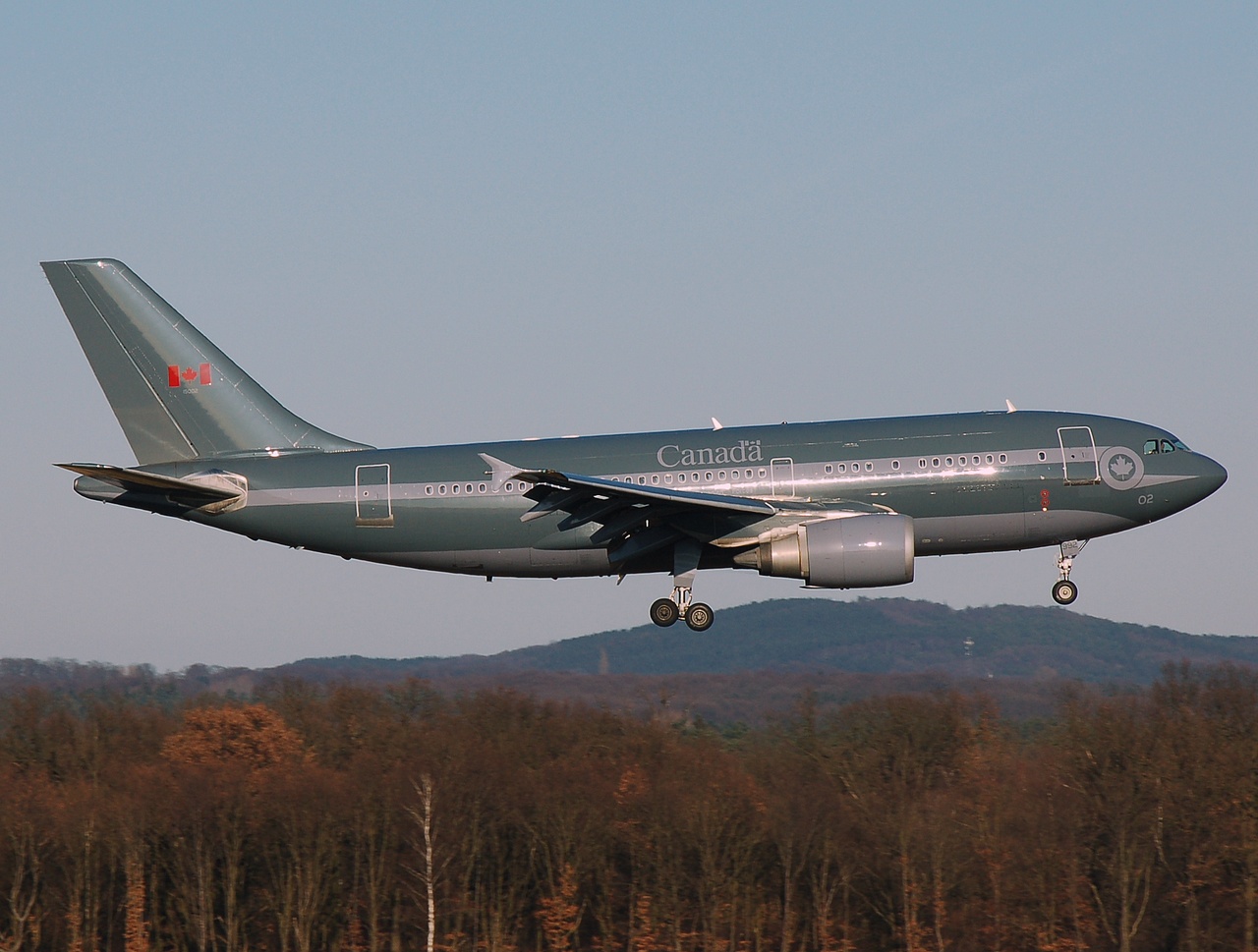 15002 - A310-304 - Royal Canadian Air Force - CGN - 15-02-2008