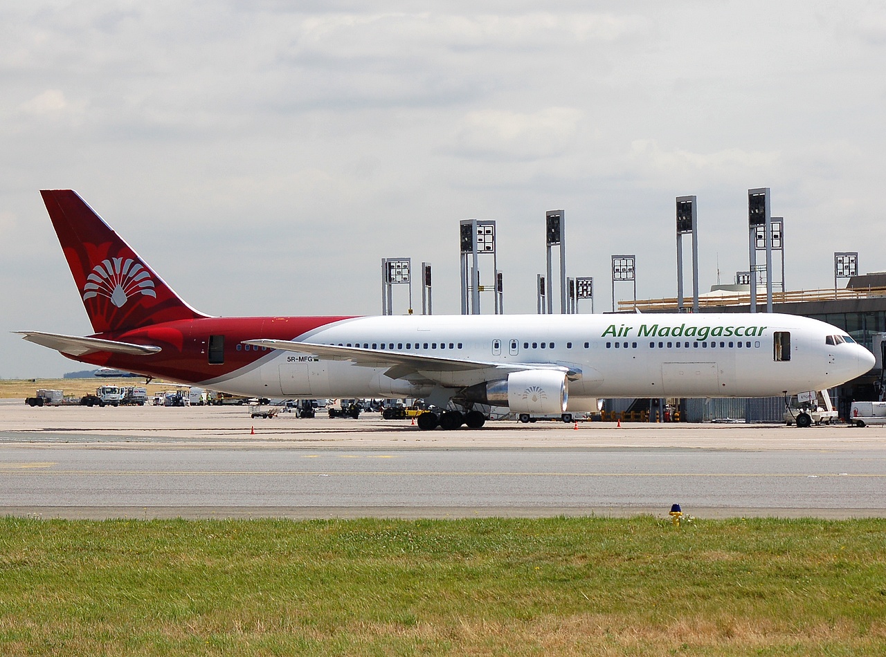 5R-MFG - 767-383(ER) - Air Madagascar - CDG - 09-07-2008