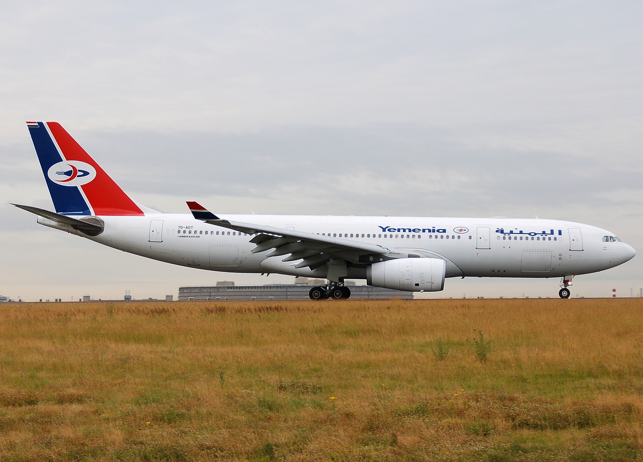 7O-ADT - A330-243 - Yemenia _ Yemen Airways - CDG - 09-07-2008