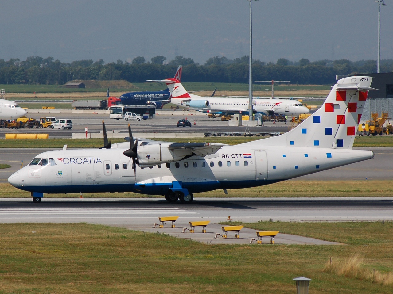 9A-CTT - ATR 42-300 - Croatia Airlines - VIE - 03-07-2008
