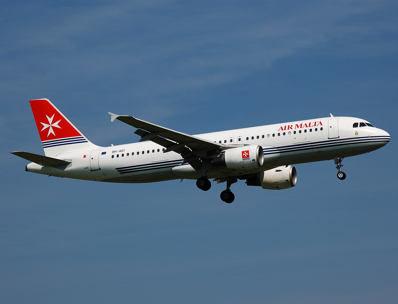 9H-AEI - A320-214 - Air Malta - LGW - 13-05-2008