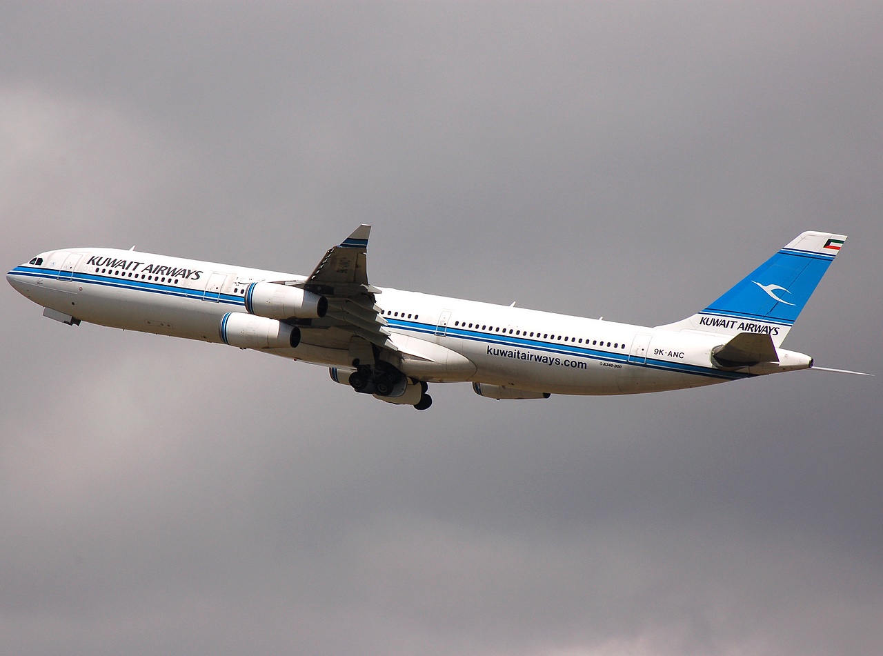 9K-ANC - A340-313 - Kuwait Airways - CDG - 09-07-2008