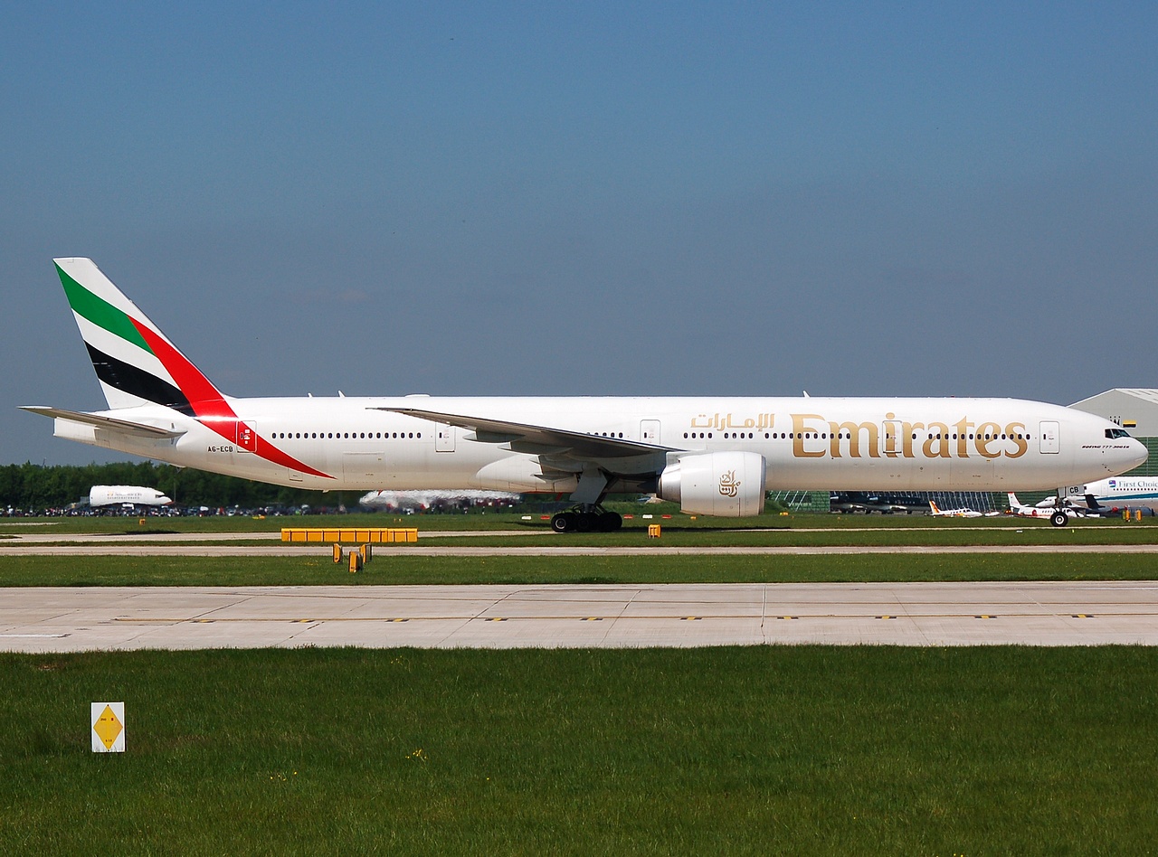 A6-ECB - 777-31H(ER) - Emirates - MAN - 14-05-2008