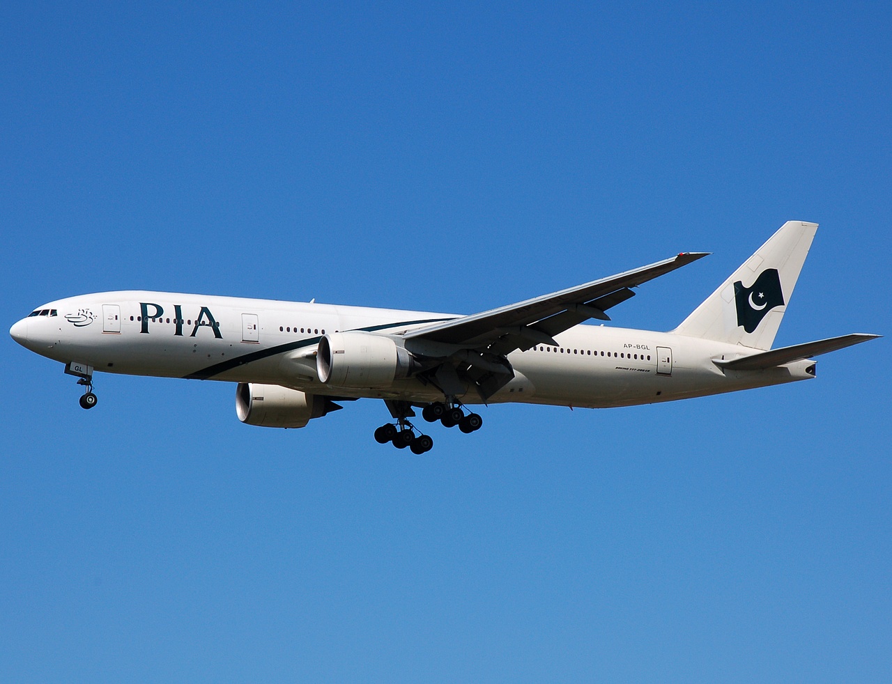 AP-BGL - 777-240(ER) - PIA Pakistan International Airlines - LHR - 12-07-2008