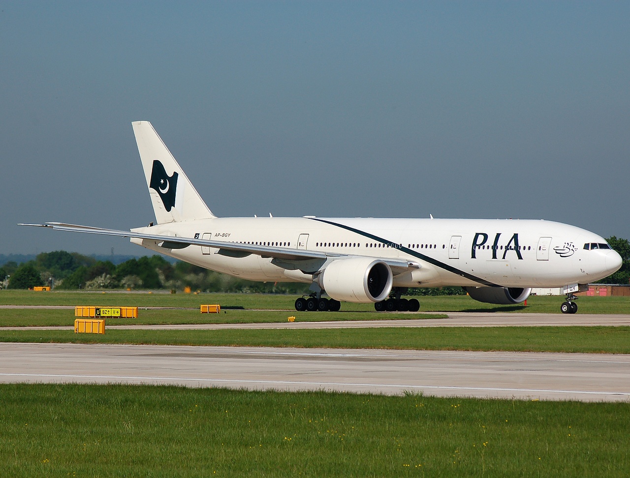 AP-BGY - 777-240(LR) - PIA Pakistan International Airlines - MAN - 14-05-2008