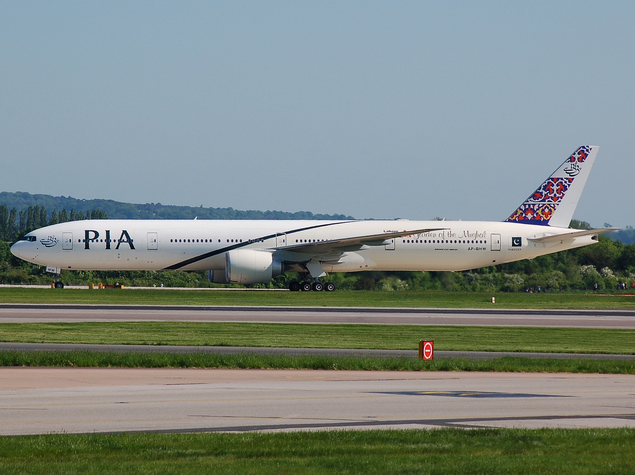 AP-BHW - 777-340(ER) - PIA Pakistan International Airlines - MAN - 14-05-2008