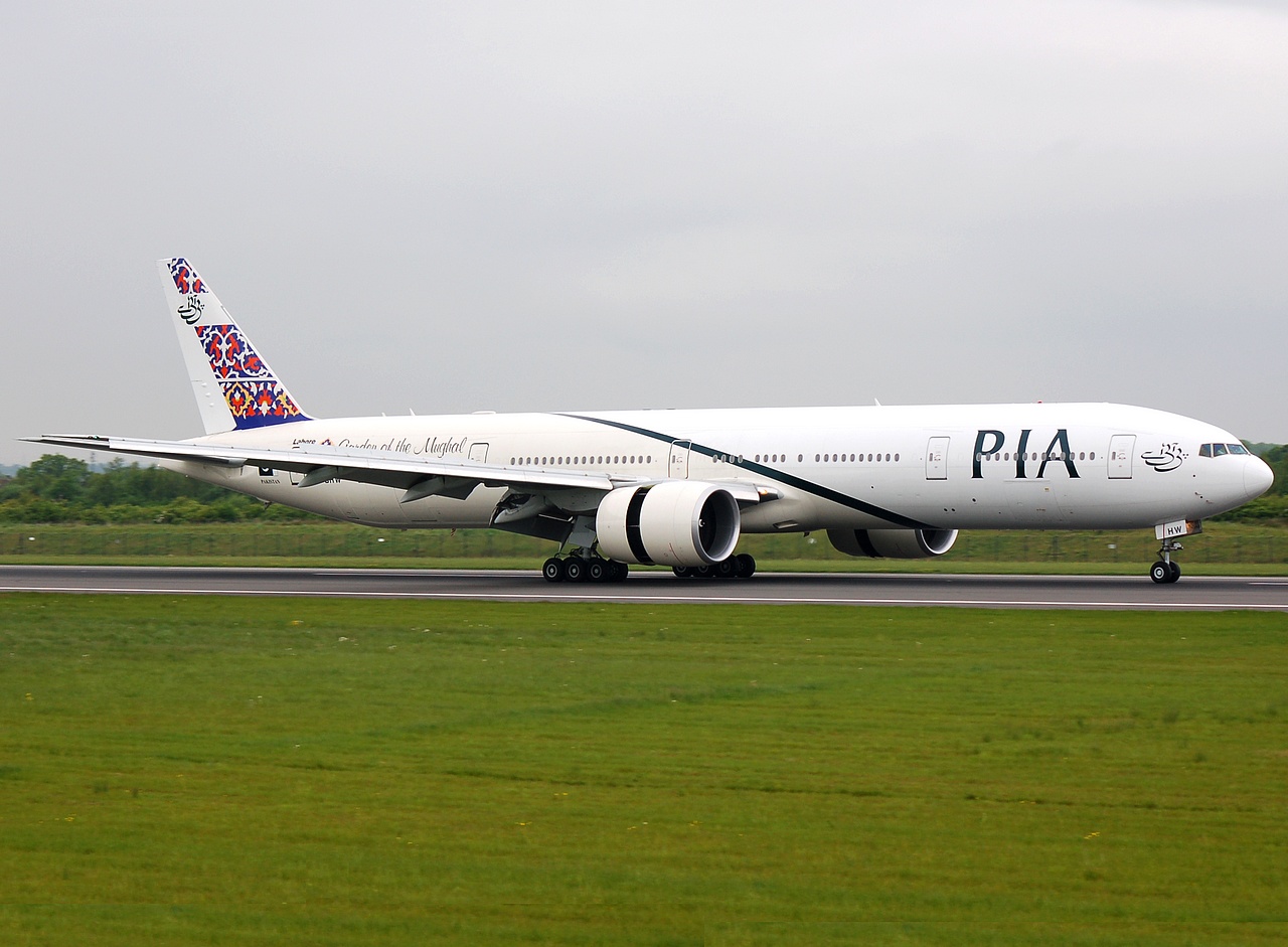 AP-BHW - 777-340(ER) - PIA Pakistan International Airlines - MAN - 17-05-2008