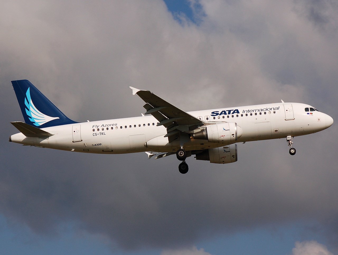 CS-TKL - A320-214 - SATA International - LIS - 31-05-2008
