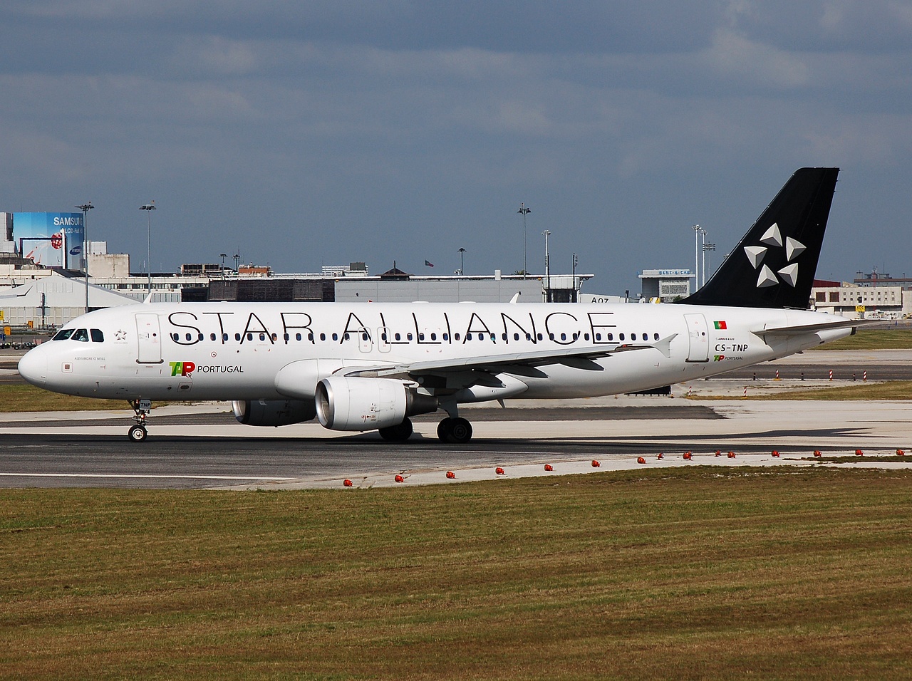 CS-TNP - A320-214 - TAP _ Air Portugal - LIS - 30-05-2008
