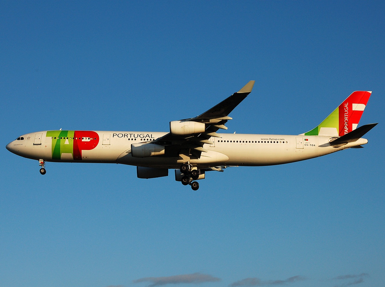 CS-TOA - A340-312 - TAP _ Air Portugal - LIS - 29-05-2008