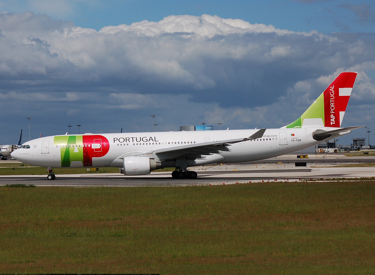 CS-TOE - A330-223 - TAP _ Air Portugal - LIS - 29-05-2008