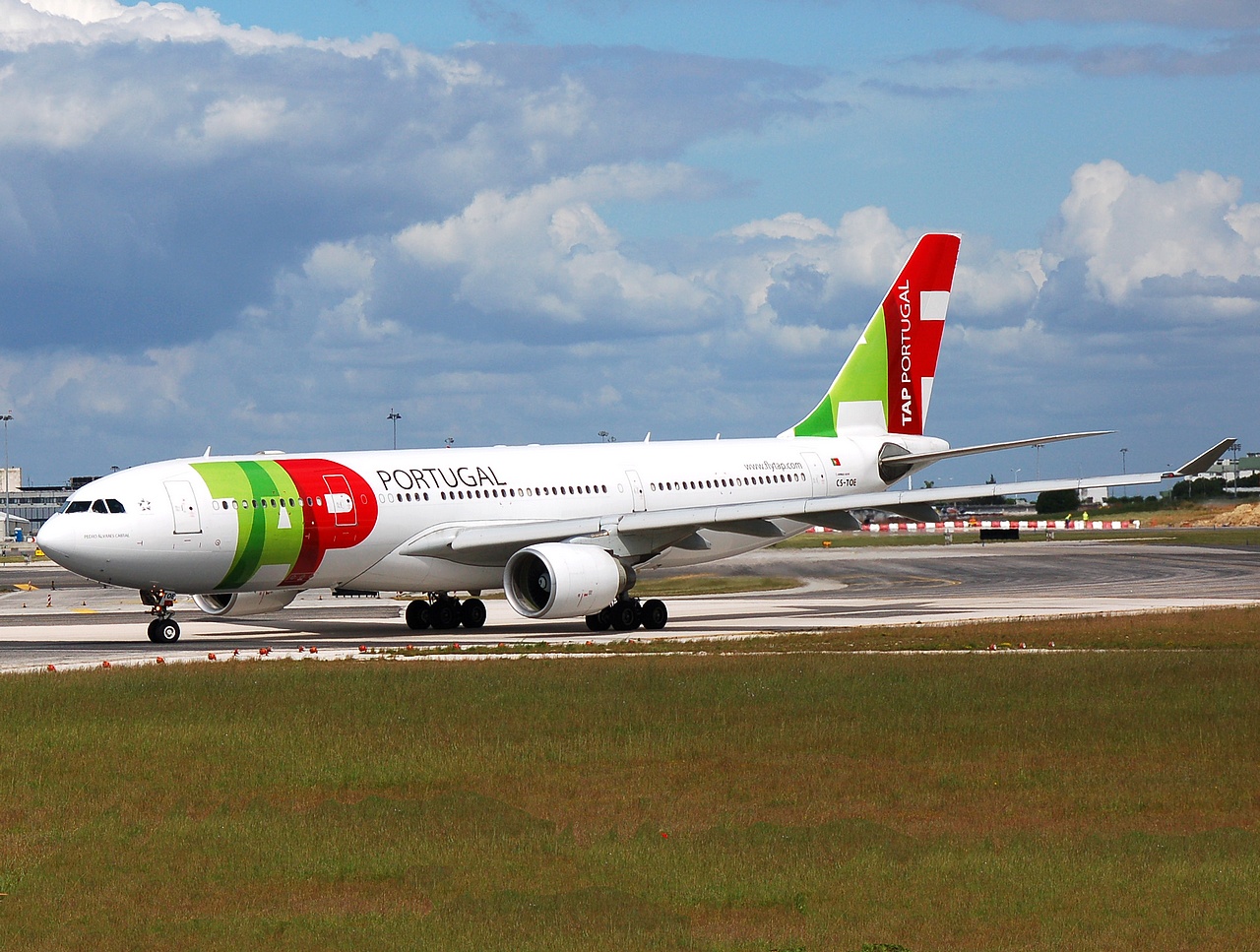 CS-TOE - A330-223 - TAP _ Air Portugal - LIS - 30-05-2008