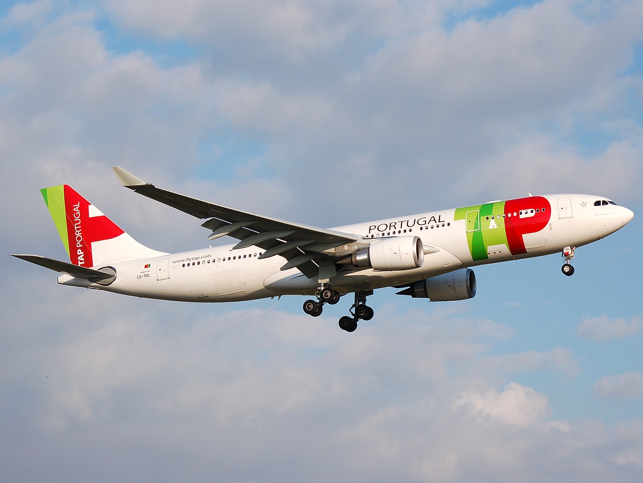 CS-TOL - A330-202 - TAP _ Air Portugal - LIS - 31-05-2008