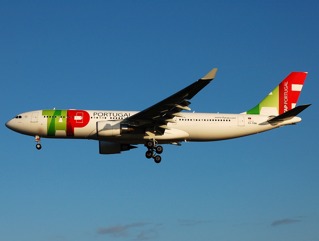 CS-TON - A330-202 - TAP _ Air Portugal - LIS - 29-05-2008