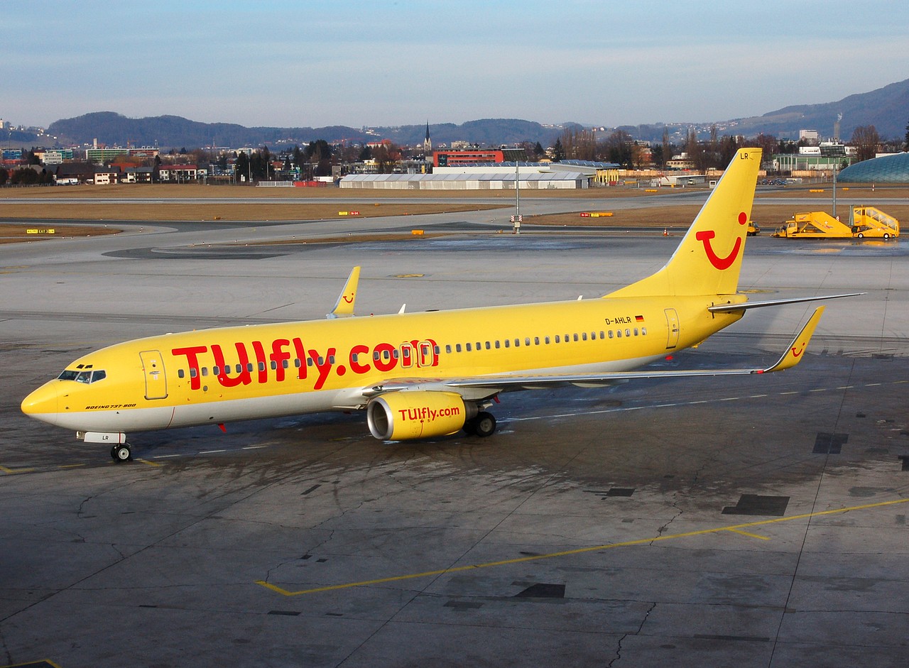 D-AHLR - 737-8K5(WL) - TUIfly - SZG - 17-02-2008