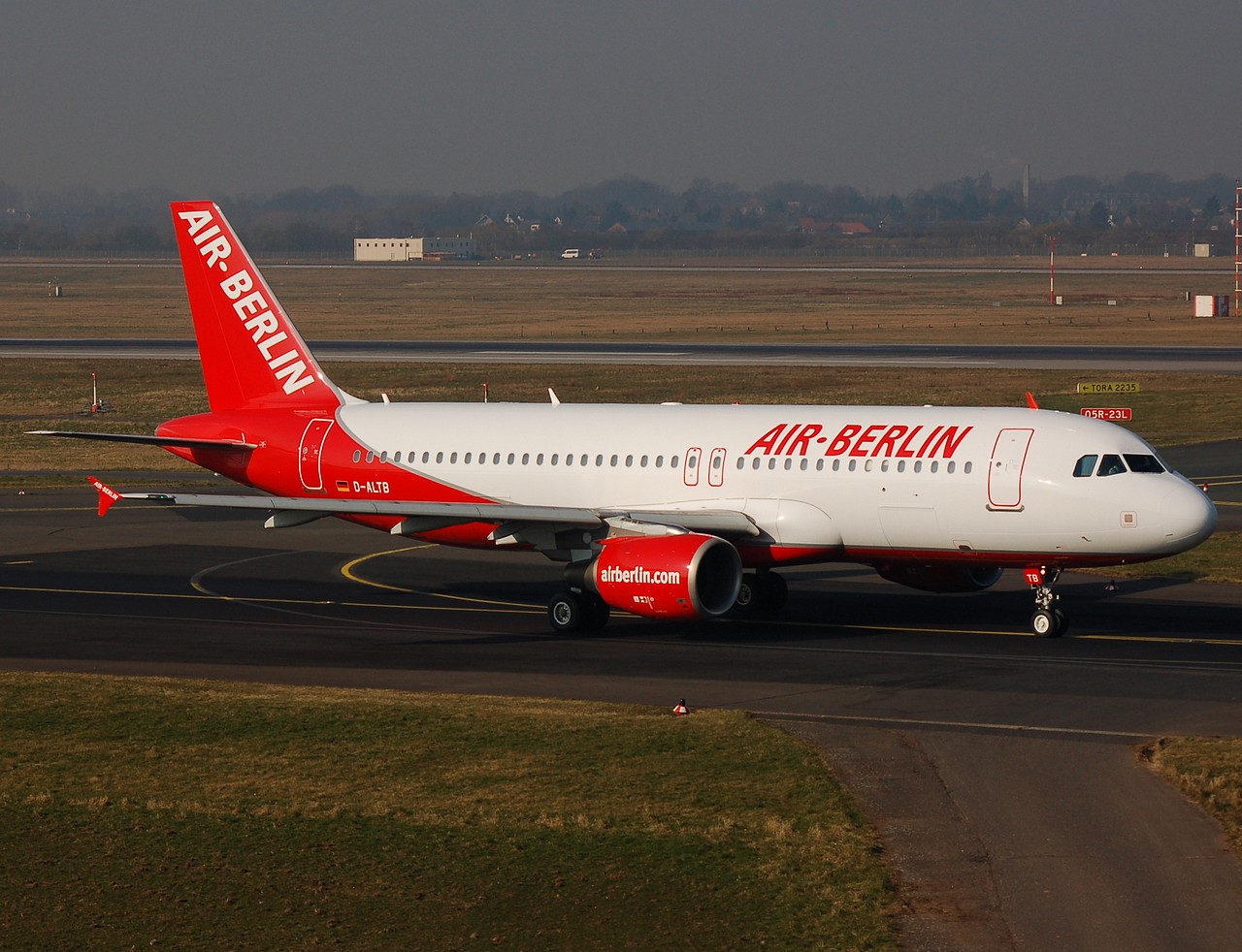 D-ALTB - A320-214 - Air Berlin - DUS - 18-02-2008