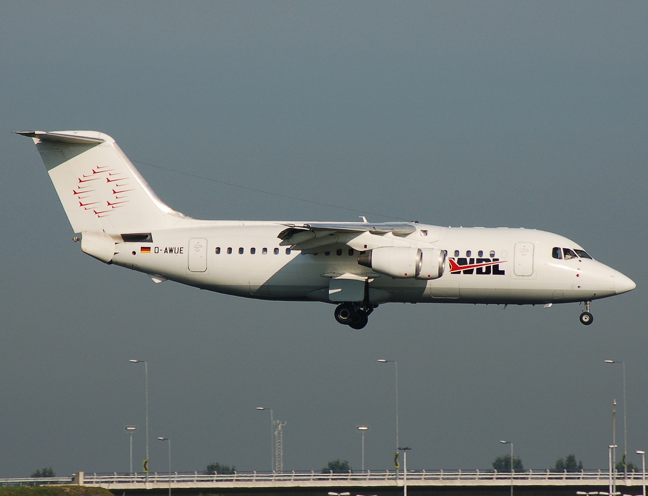 D-AWUE - BAe 146-200 - WDL Aviation - AMS - 20-09-2008