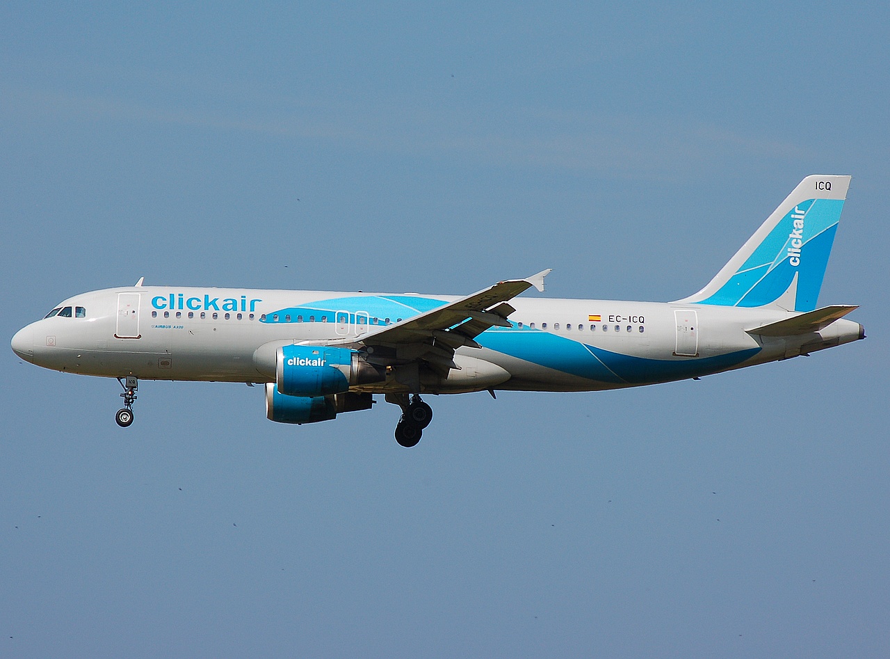 EC-ICQ - A320-211 - Clickair - FCO - 10-06-2008