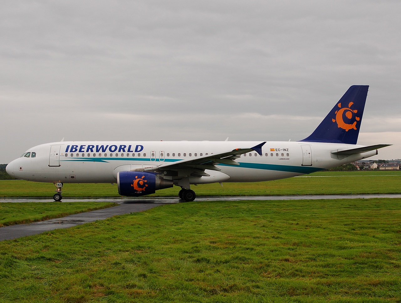 EC-INZ - A320-214 - Iberworld - PIK - 09-09-2008