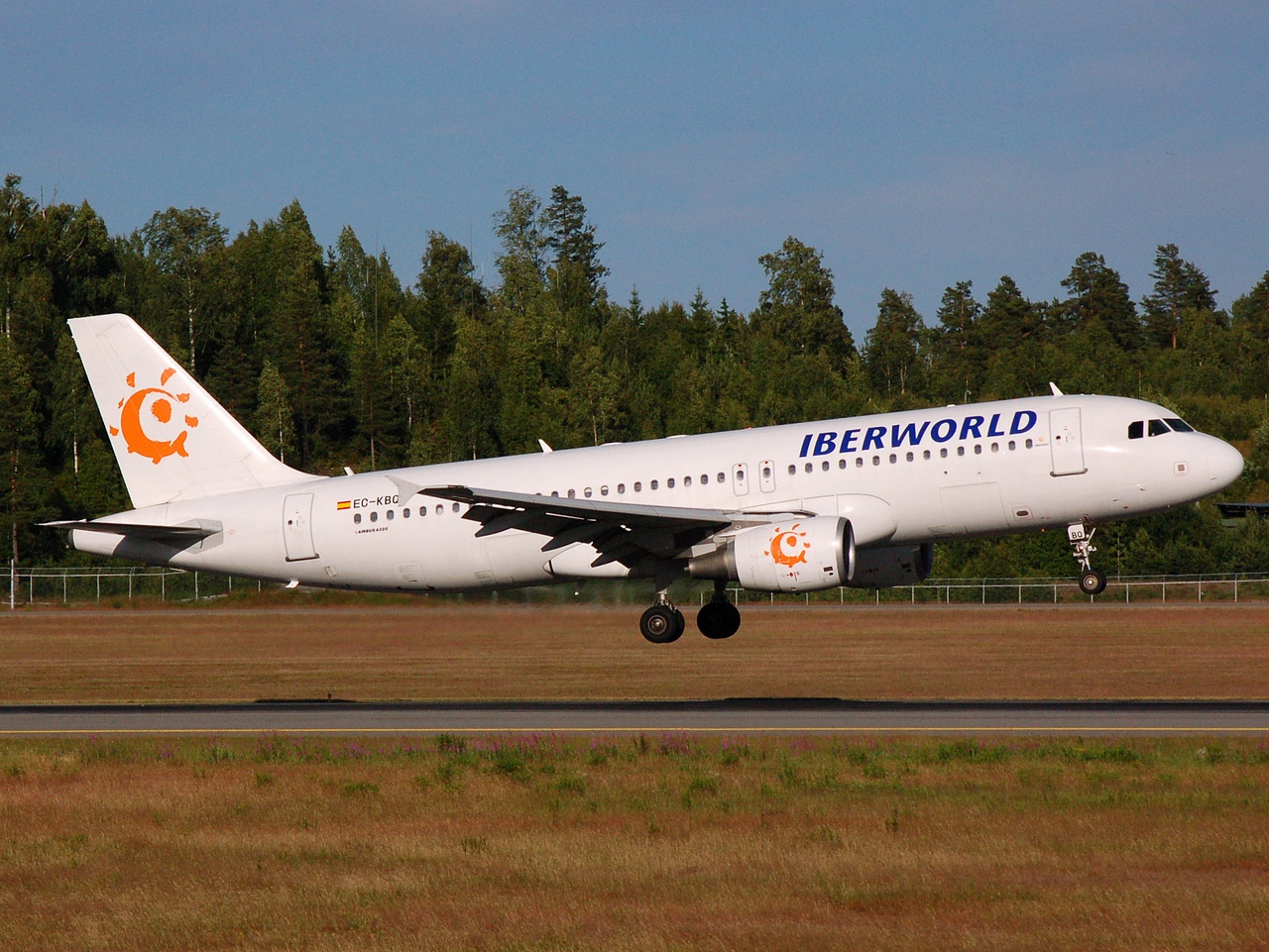 EC-KBQ - A320-214 - Iberworld - OSL - 25-06-2008