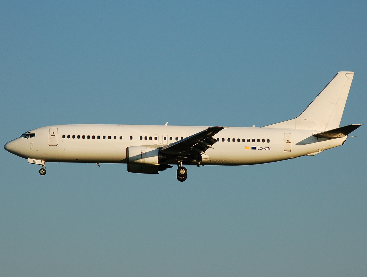 EC-KTM - 737-408 - Futura International Airways - BRU - 24-07-2008