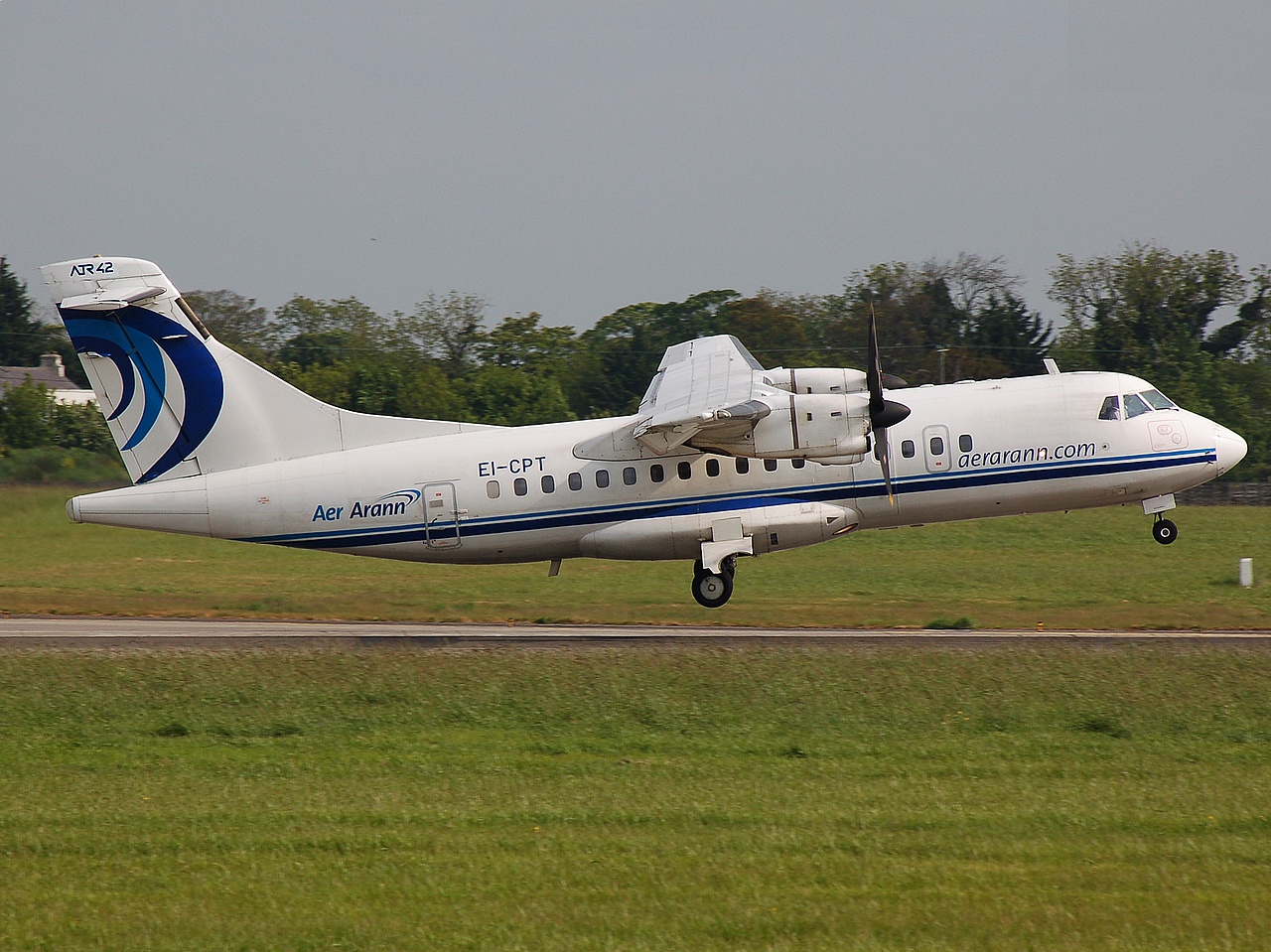 EI-CPT - ATR 42-300 - Aer Arann - DUB - 21-05-2008