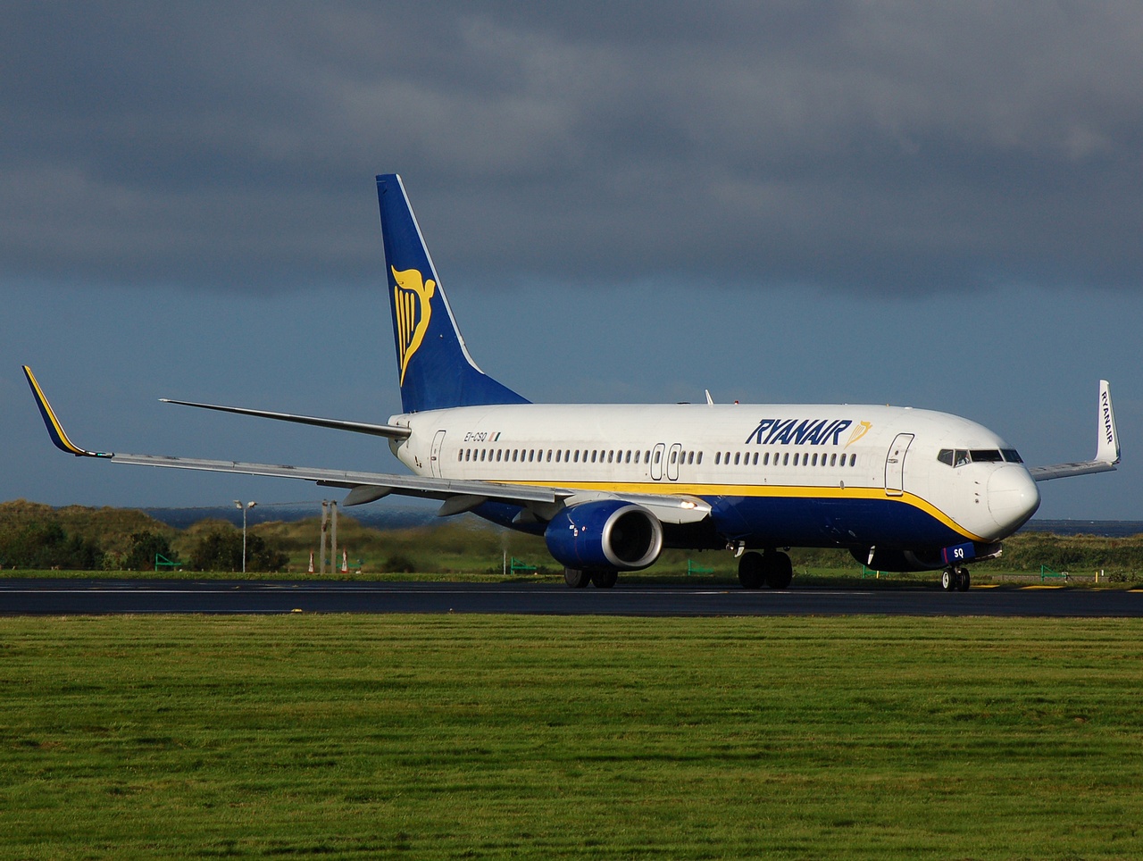 EI-CSQ - 737-8AS(WL) - Ryanair - PIK - 09-09-2008