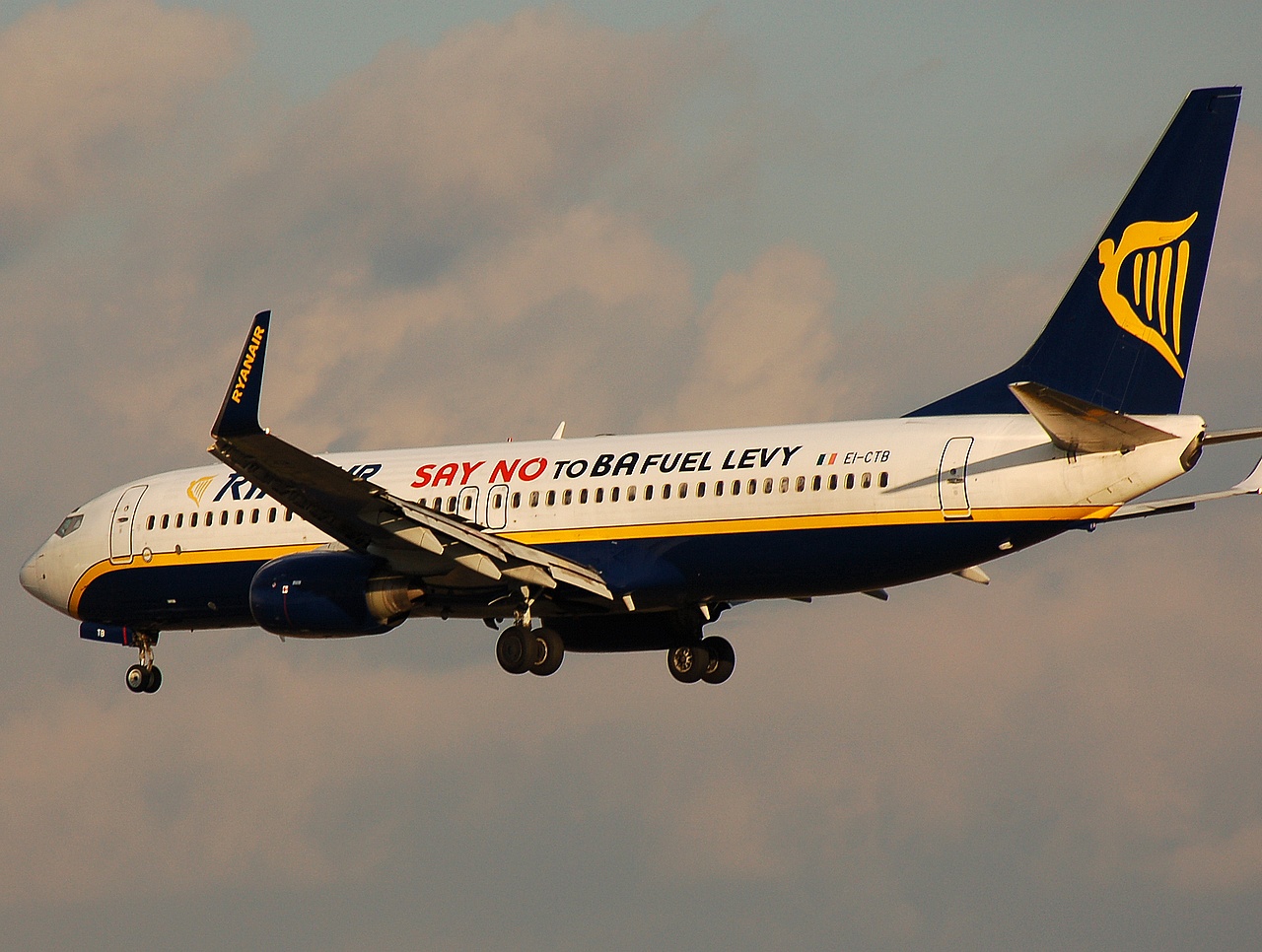 EI-CTB - 737-8AS(WL) - Ryanair - STN - 04-03-2008