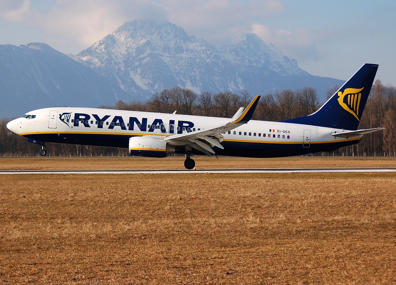 EI-DCS - 737-8AS(WL) - Ryanair - SZG - 16-02-2008