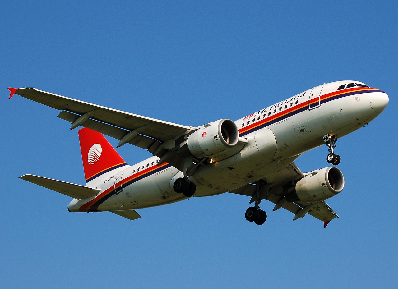 EI-DFA - A319-112 - Meridiana - LGW - 13-05-2008