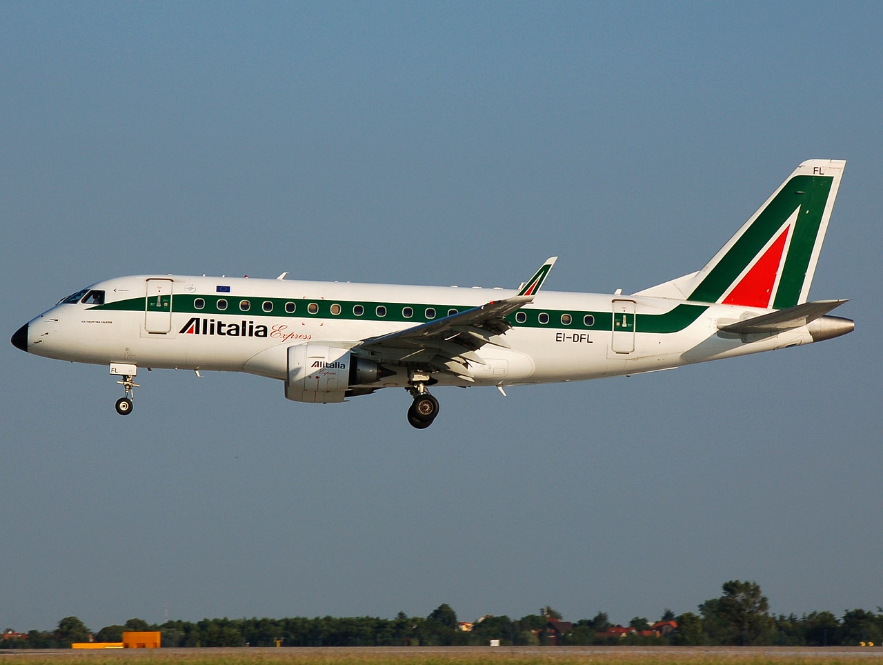 EI-DFL - ERJ-170LR (ERJ-170-100 LR) - Alitalia Express - PRG - 30-06-2008