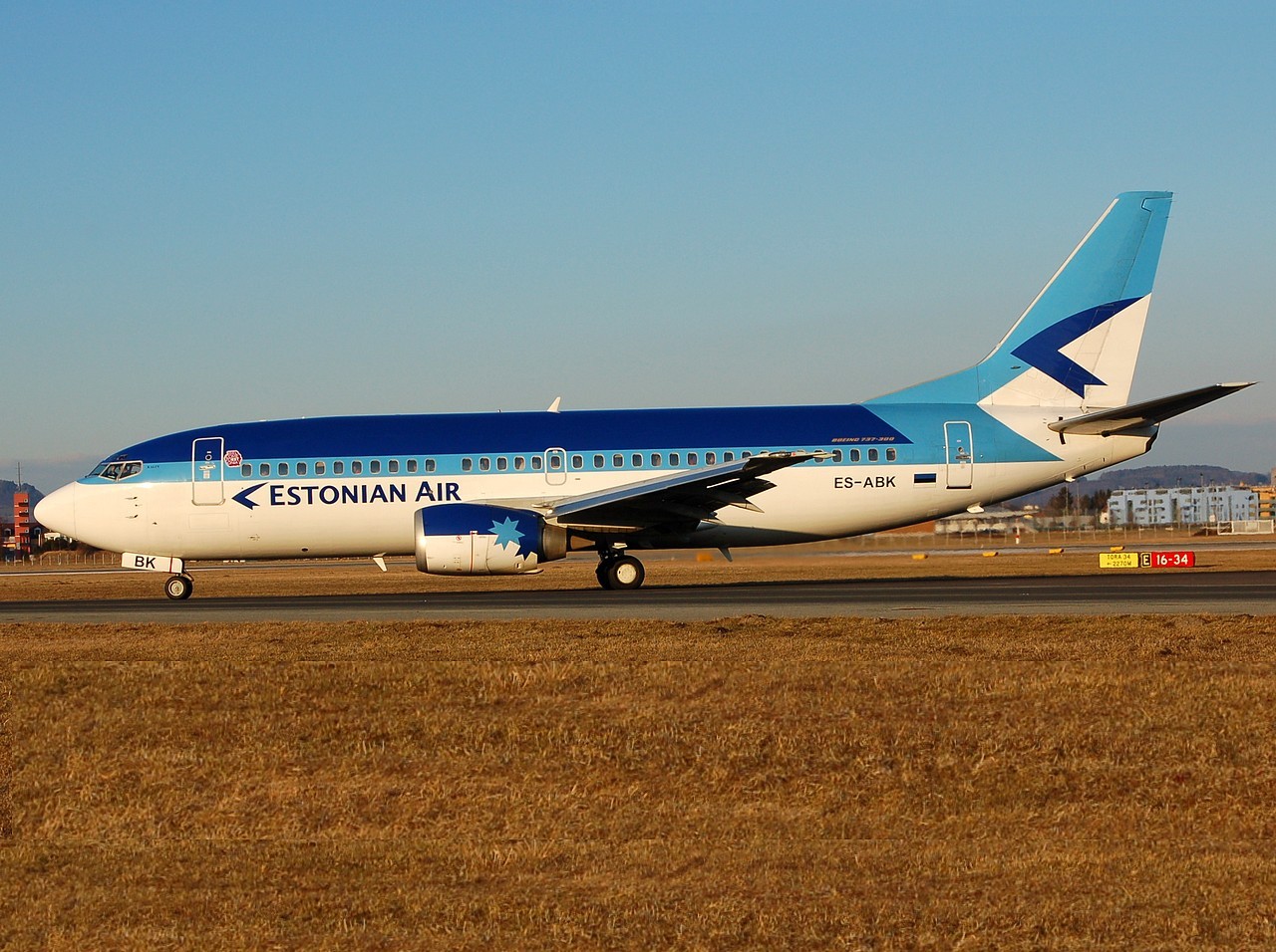 ES-ABK - 737-36N - Estonian Air - SZG - 16-02-2008