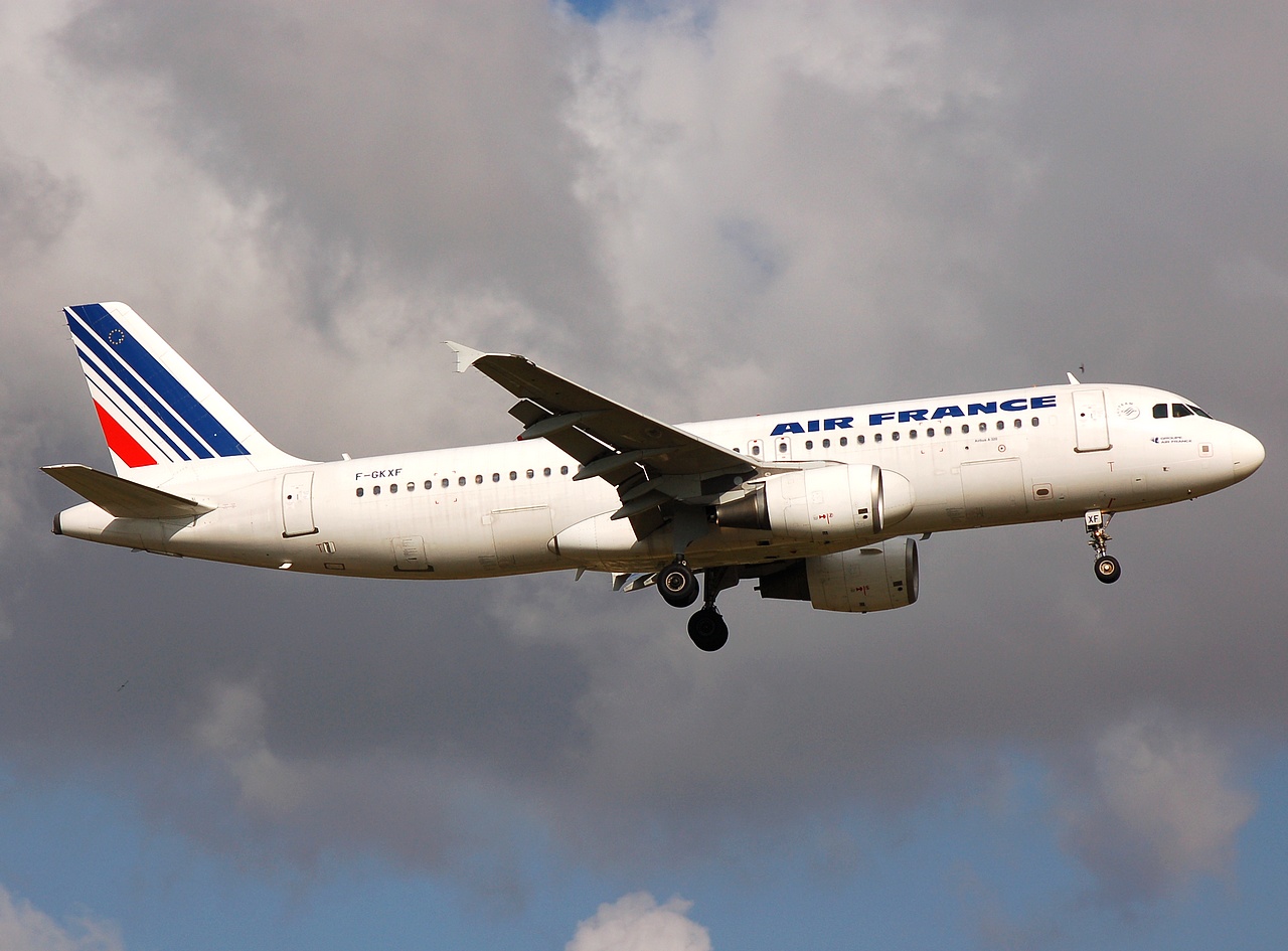 F-GKXF - A320-214 - Air France - LIS - 31-05-2008