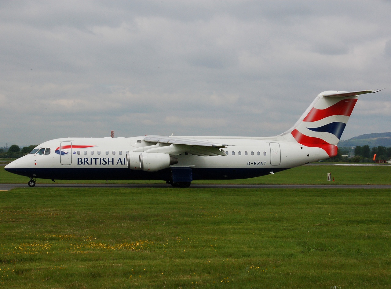 G-BZAT - RJ100 - BA Cityflyer - GLA - 15-06-2008