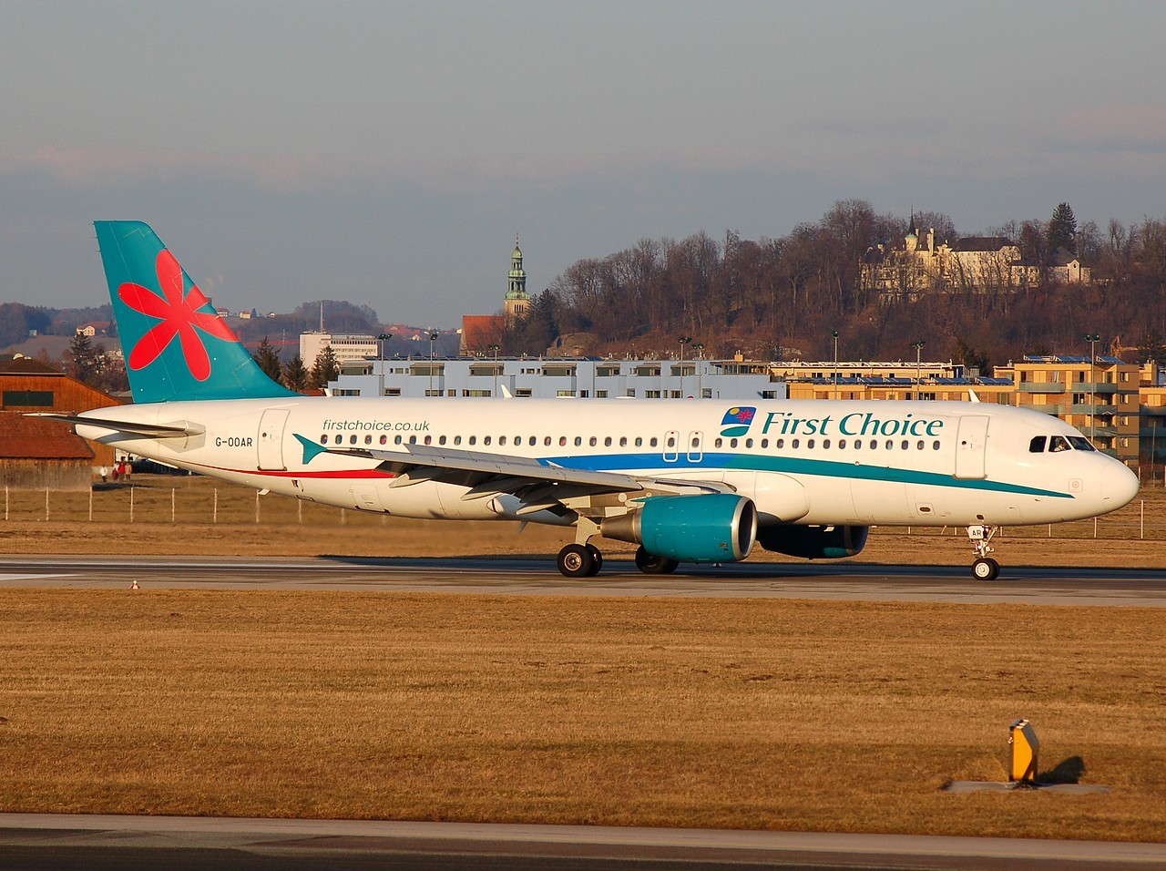 G-OOAR - A320-214 - First Choice Airways - SZG - 16-02-2008