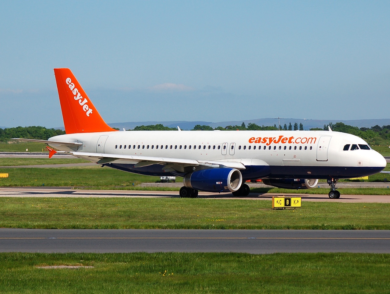 G-TTOC - A320-232 - easyJet - MAN - 14-05-2008a