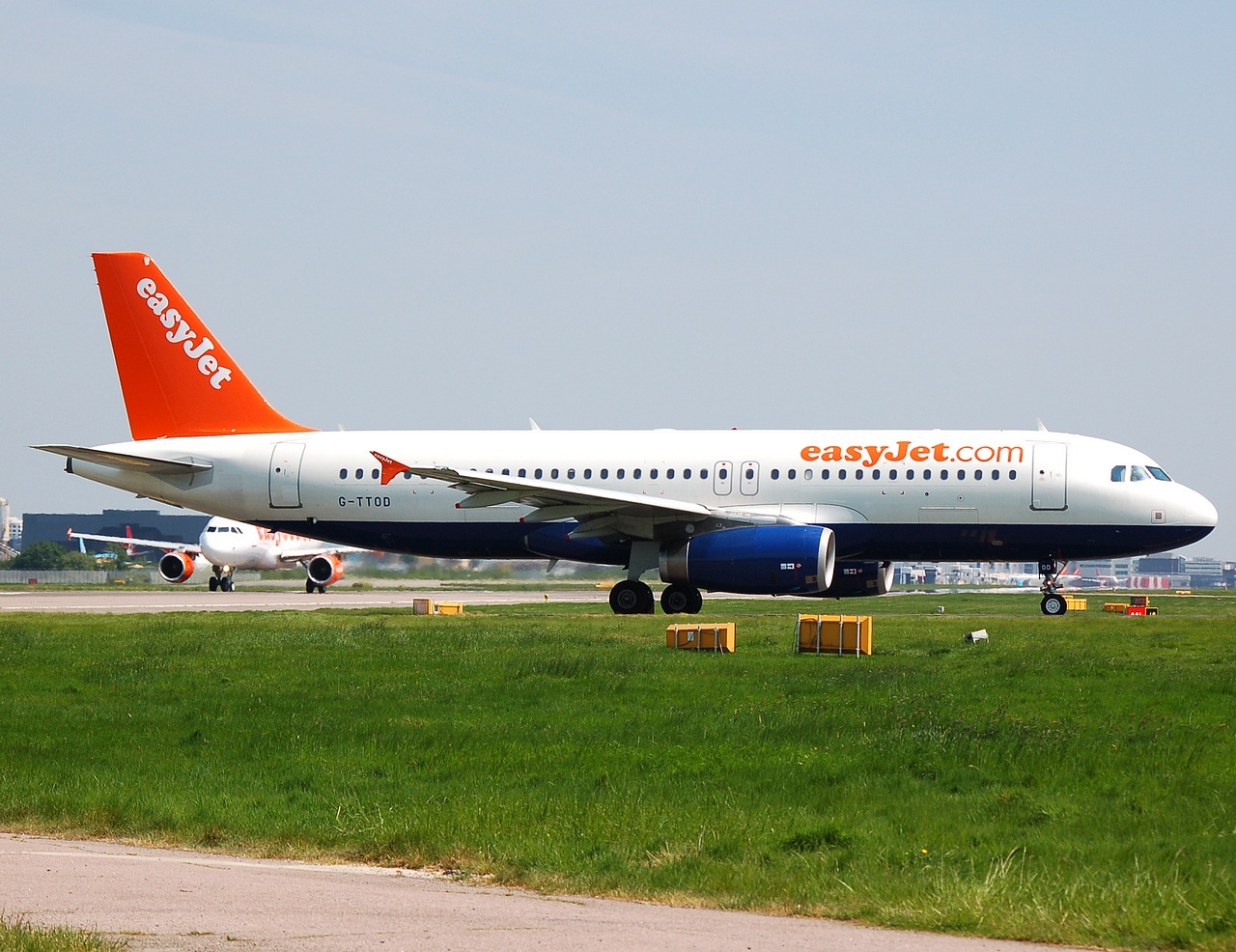 G-TTOD - A320-232 - easyJet - LGW - 13-05-2008b