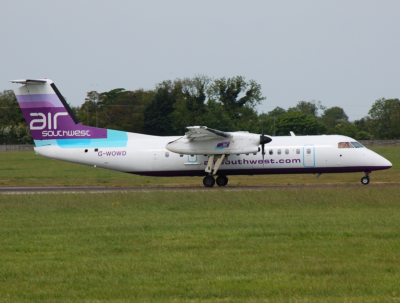G-WOWD - DHC-8-311 - Air Southwest - DUB - 21-05-2008