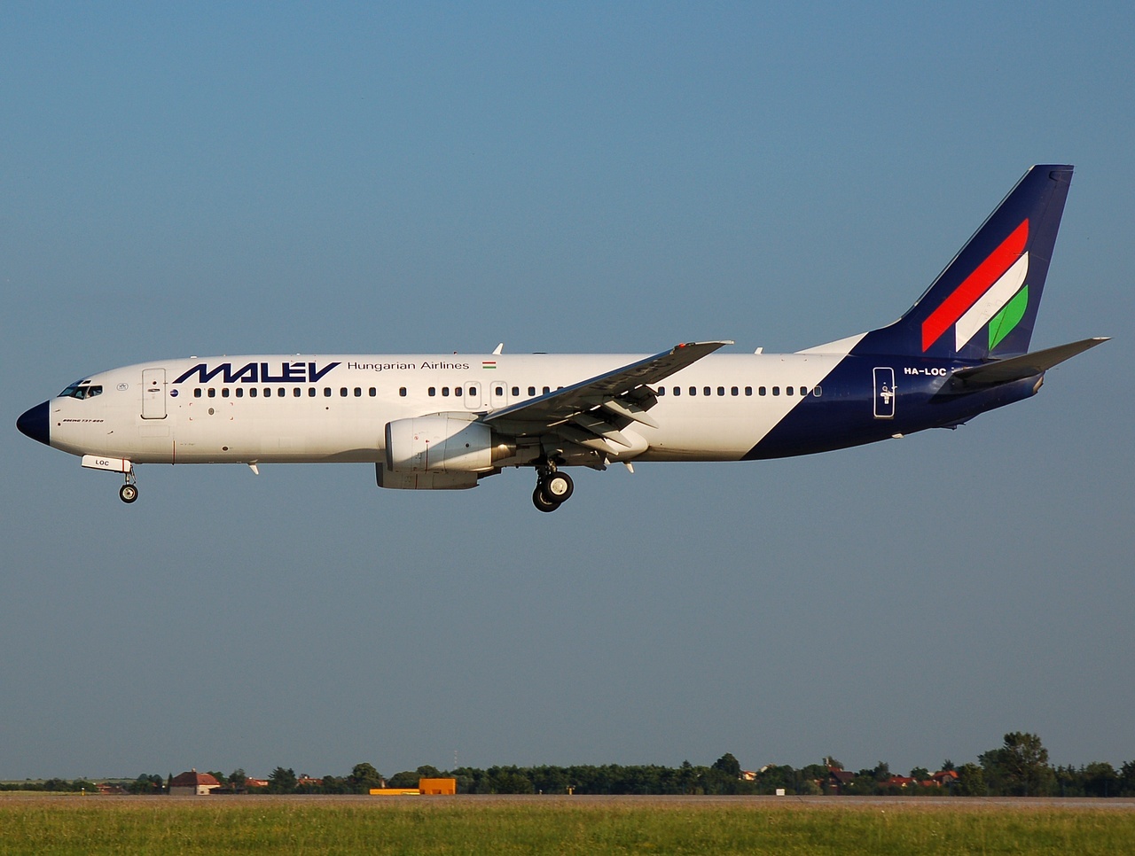 HA-LOC - 737-8Q8 - Malev Hungarian Airlines - PRG - 30-06-2008