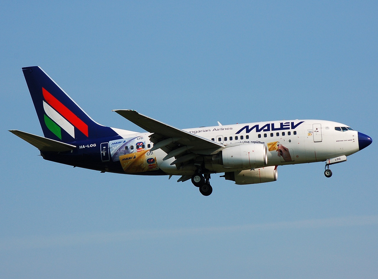 HA-LOG - 737-6Q8 - Malev Hungarian Airlines - LGW - 13-05-2008