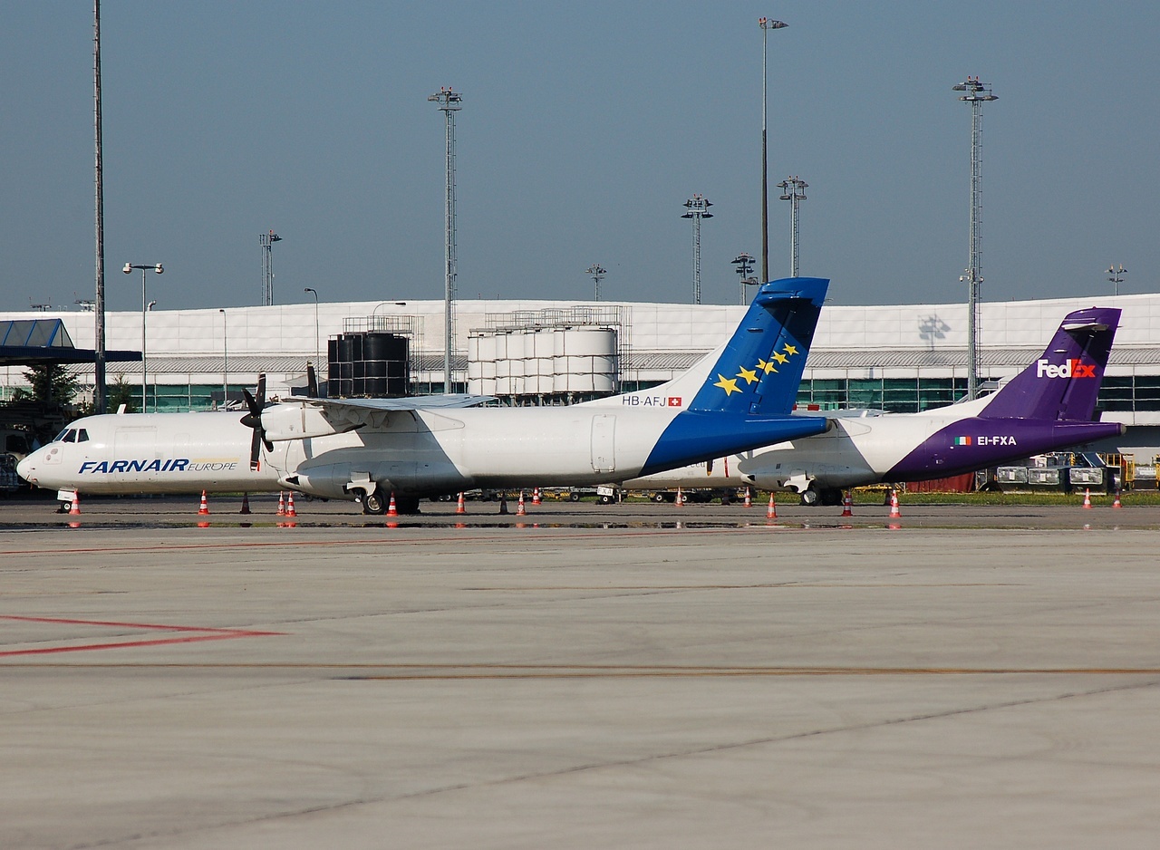 HB-AFJ - ATR 72-202 - Farnair Switzerland - PRG - 01-07-2008