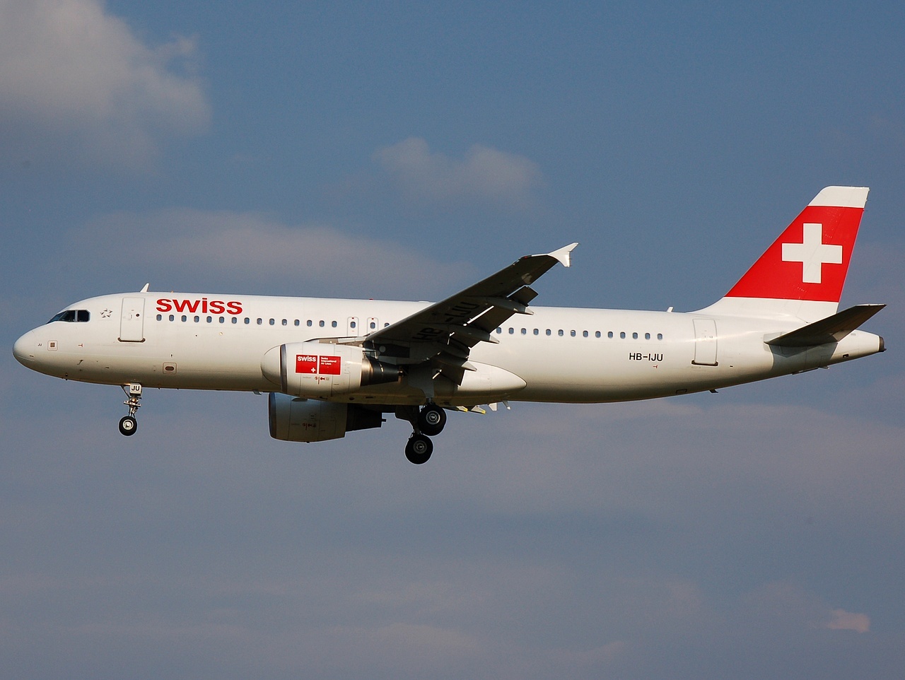 HB-IJU - A320-214 - Swiss - BRU - 15-08-2008