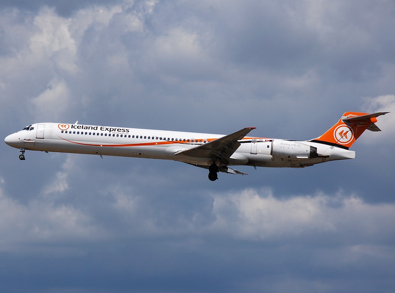HB-JID - MD-90-30 - Iceland Express - CPH - 20-06-2008