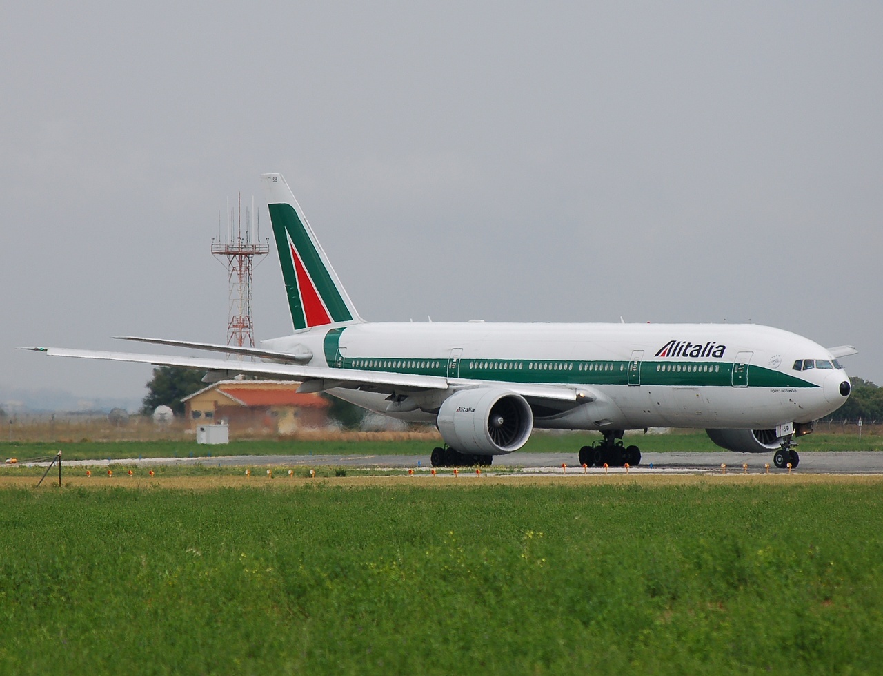 I-DISC - 777-243(ER) - Alitalia - FCO - 12-06-2008