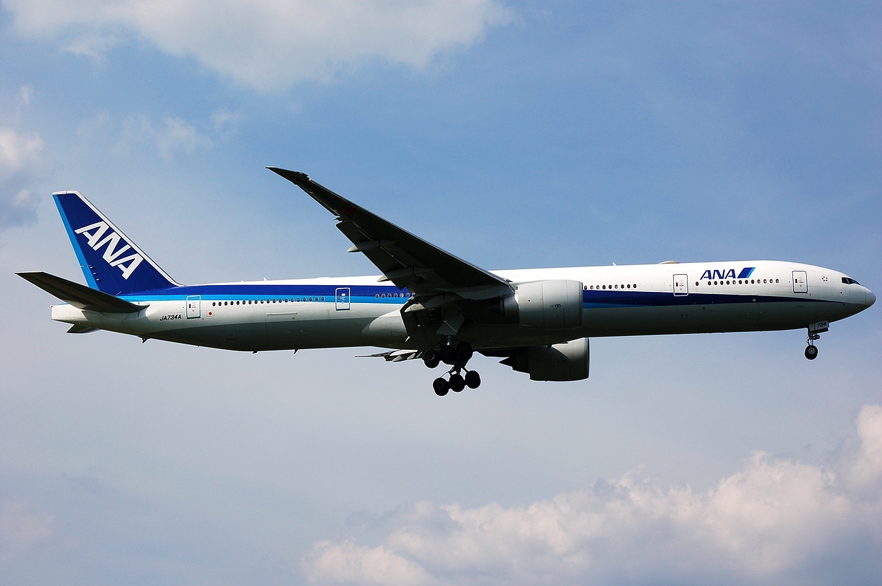 JA734A - 777-381(ER) - ANA All Nippon Airways - LHR - 12-05-2008