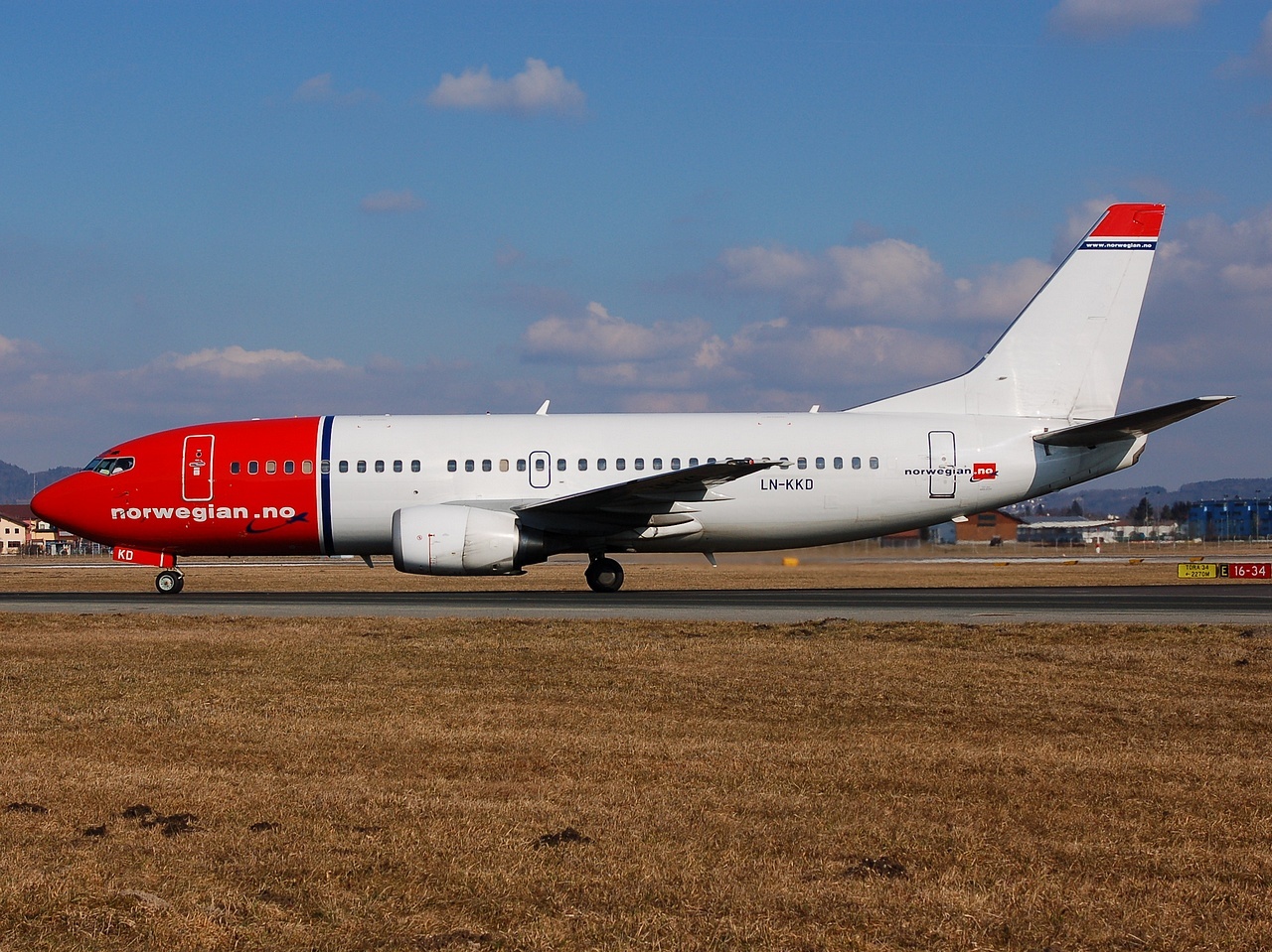 LN-KKD - 737-33V - Norwegian Air Shuttle - SZG - 16-02-2008