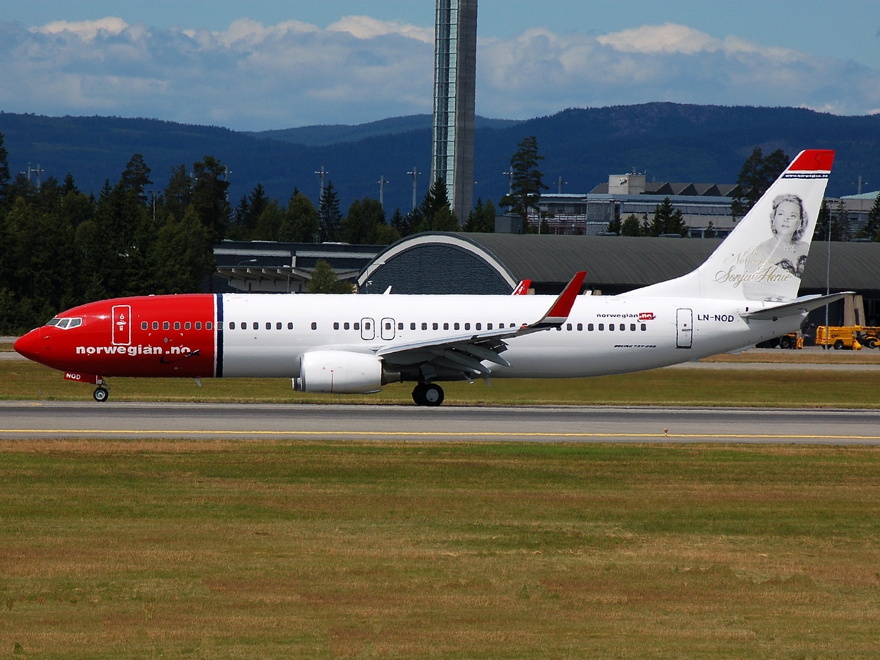 LN-NOD - 737-8Q8(WL) - Norwegian Air Shuttle - OSL - 25-06-2008