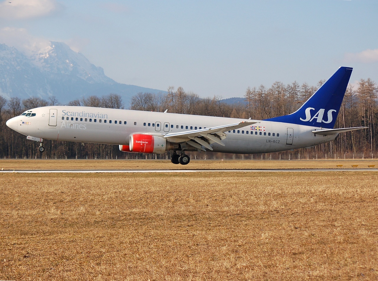 LN-RCZ - 737-883 - SAS Scandinavian Airlines - SZG - 16-02-2008