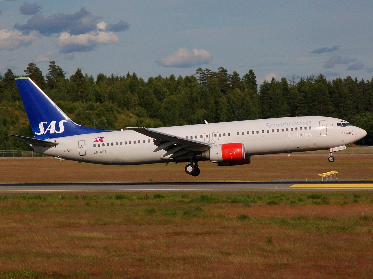 LN-RRT - 737-883 - SAS Scandinavian Airlines - OSL - 25-06-2008